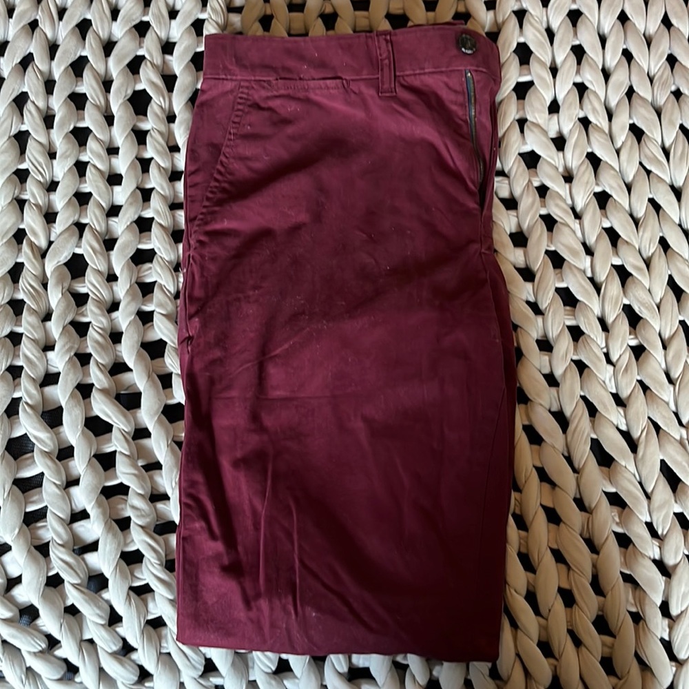 34-32 slim Tommy Hilfiger clay colored chinos. Never worn!